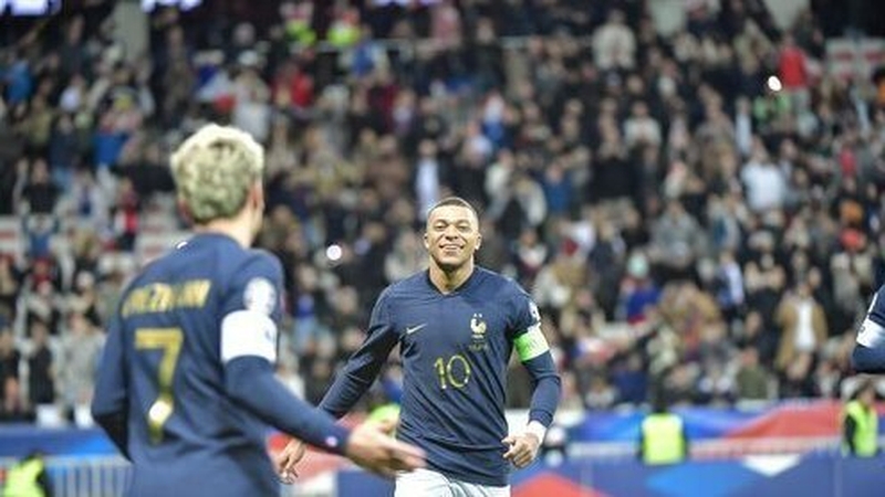 Kylian Mbappe and France had a Saturday evening stroll