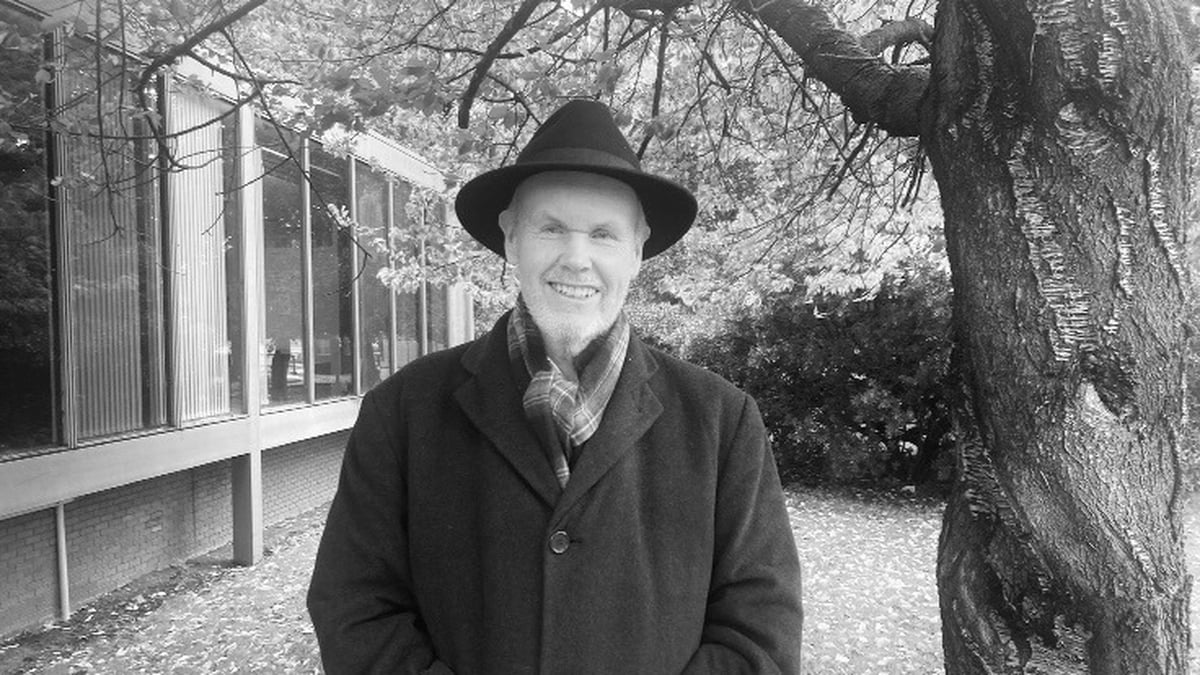 Advent Calendar, a poem by James Harpur