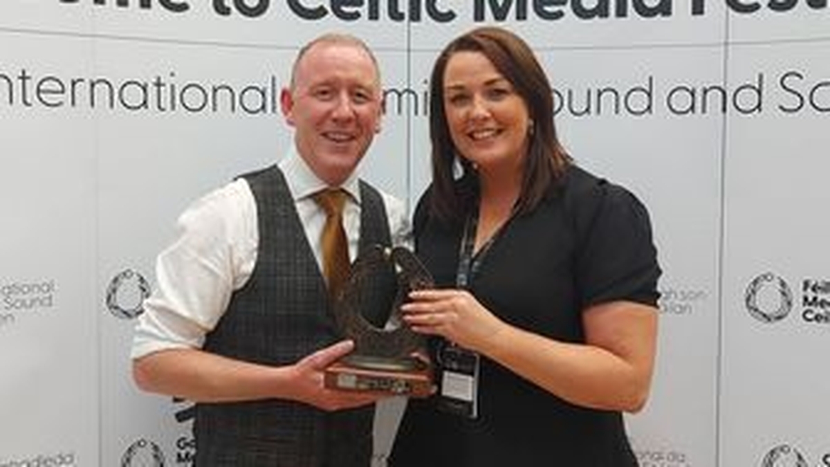 Barrscéalta: Dé Máirt 28 Samhain 2023.