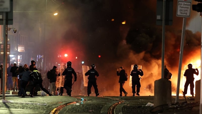 Gardaí in riot gear in Dublin city