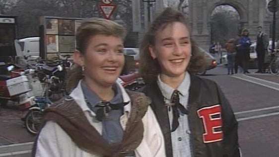 Christmas carols, Grafton Street (1988)