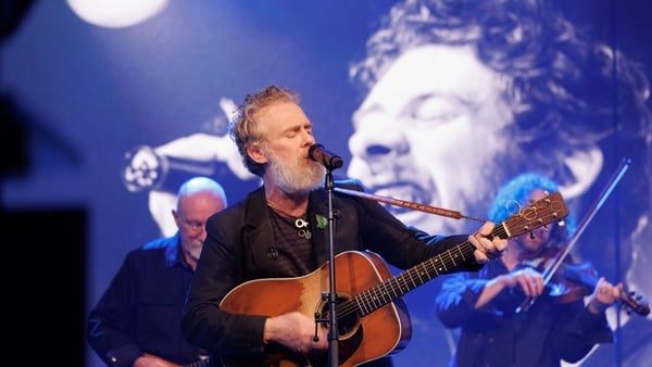 Glen Hansard singing Rainy Night in Soho in tribute to Shane MacGowan