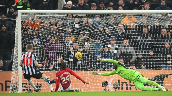 Anthony Gordon scores to make it 1-0 to Newcastle United
