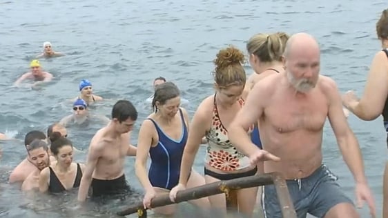 Christmas Day swim at the Forty Foot, 2008