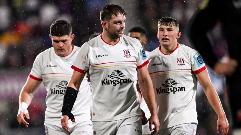 Henderson (centre) missed last week's defeat to Edinburgh