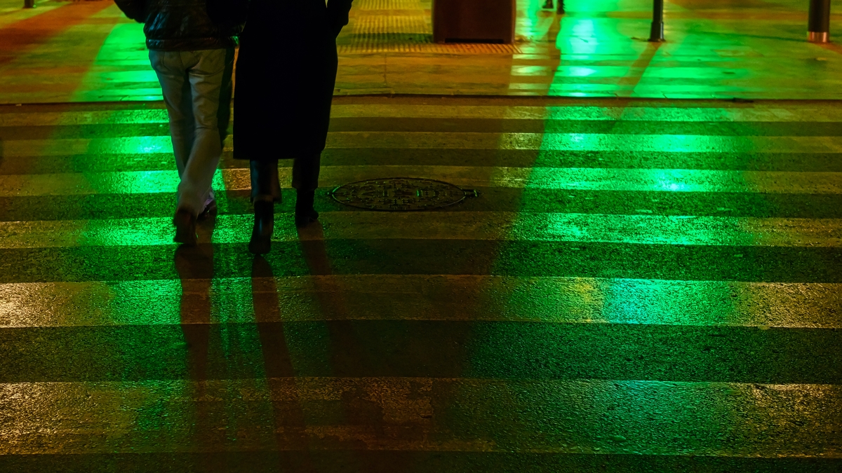 Should high-vis clothing be compulsory for pedestrians?