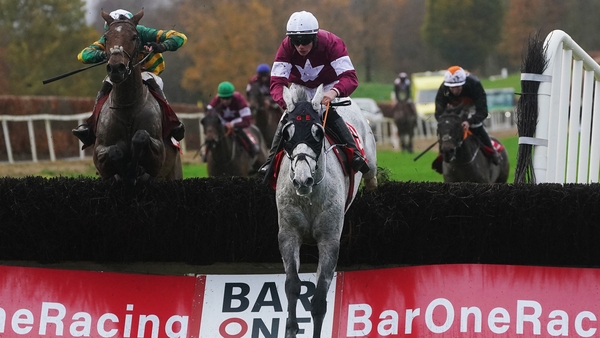 Coko Beach and Danny Gilligan jumping the last to win the Troytown