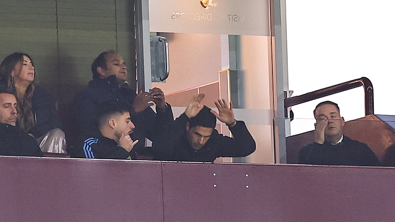 Mikel Arteta reacts during Arsenal's 1-0 loss at Villa Park