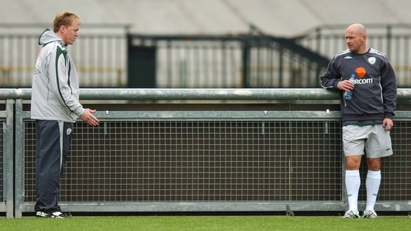 Lee Carsley chatting with former gaffer Steve Staunton while on Ireland duty in 2007