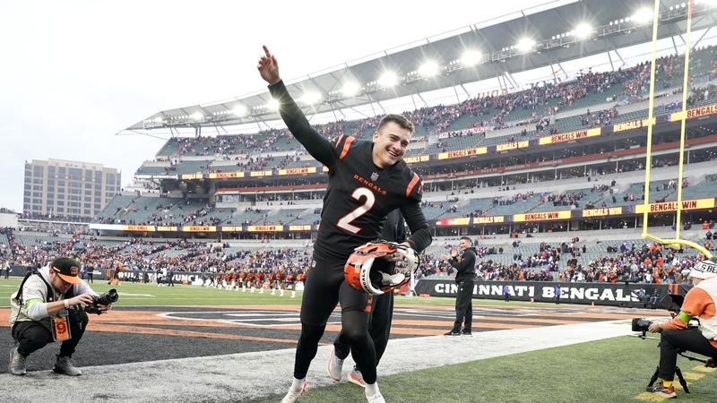 Evan McPherson celebrates kicking the winning field goal