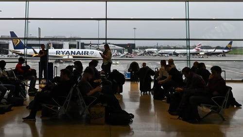 Ryanair CEO Eddie Wilson said that passenger capacity at Dublin Airport should be increased or the Irish economy could miss out