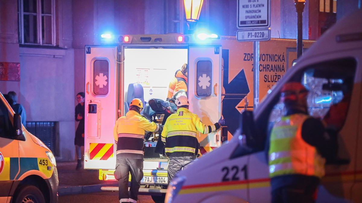 Gunman kills 14, wounds 25 in Prague shooting, before police kill attacker