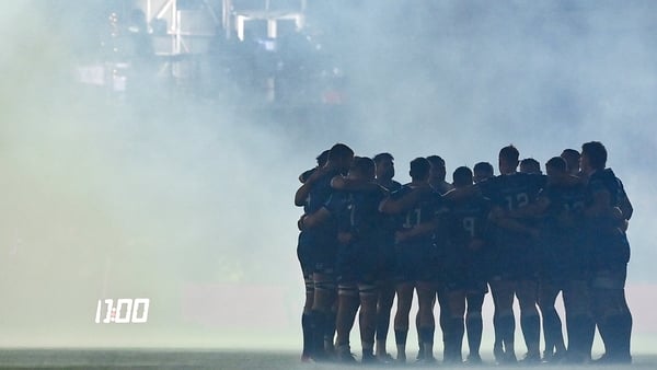 Leinster huddle before kick-off