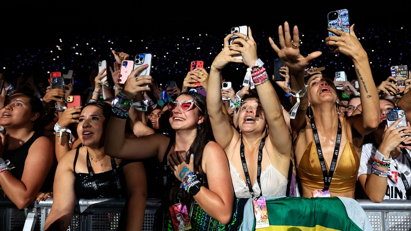 Temperatures in Rio de Janeiro on the day of the 17 November concert - pictured - were about 40C Photos: Getty Images