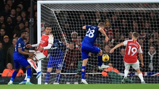 Tomas Soucek gives West Ham the lead