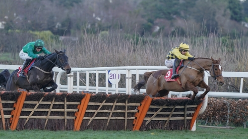 State Man clears the last ahead of Impaire Et Passe