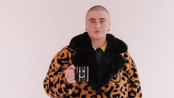 2FM Rising: Meet Chubby Cat