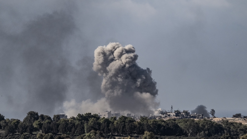 Dlúimh dhorcha ar shnua na spéire in iamhchríoch Gaza, 4 Eanáir 2024