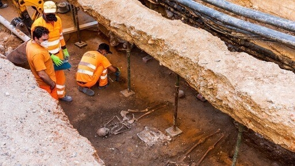 I 2022, rinneadh tochailt faoi bhun Banco de Santander i Valladolid, féachaint le taisí daonna Aodha Rua Uí Dhomhnaill a aimsiú, ach ní bhfuarthas é