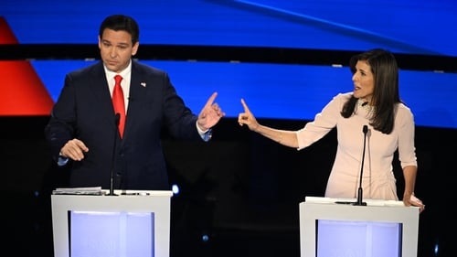 Ron DeSantis (L) and Nikki Haley traded barbs just days before the Iowa caucuses