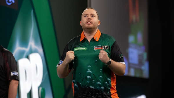 Steve Lennon regains his place on the pro tour. Image: PDC