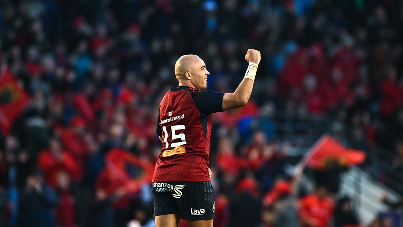 Simon Zebo celebrates after Munster's third try