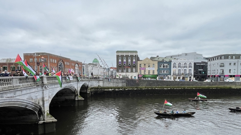 Members of Naomh Óga Chorcaí rowed seven currachs from the Marina at Páirc Uí Chaoimh upstream to Shandon Bridge.