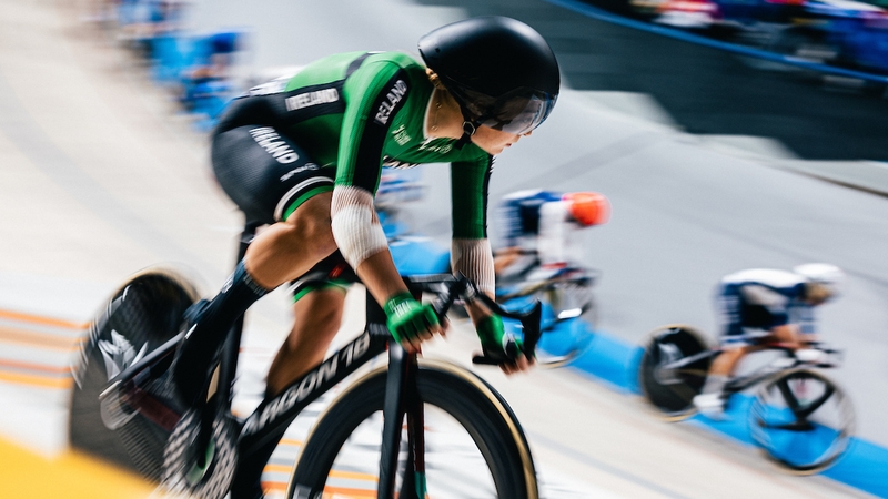 Lara Gillespie in action in the Women's Points Race in Apeldoorn