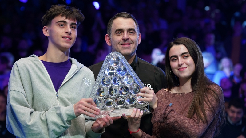 Ronnie O'Sullivan poses with his children Ronnie Jr and Lily