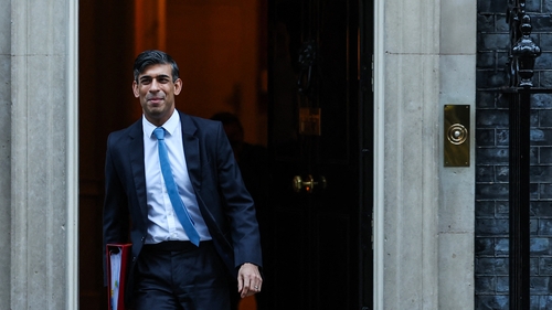 Simon Clarke says the only way the Conservatives can avoid a heavy election defeat is by Rishi Sunak standing down