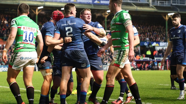 Leinster celebrate Dan Sheehan's try