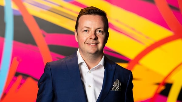 Oliver Callan made swipes at both the current controversies at RTÉ and newspaper radio critics in his opening monologue