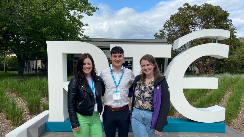 Katie, Joseph agus Róisín