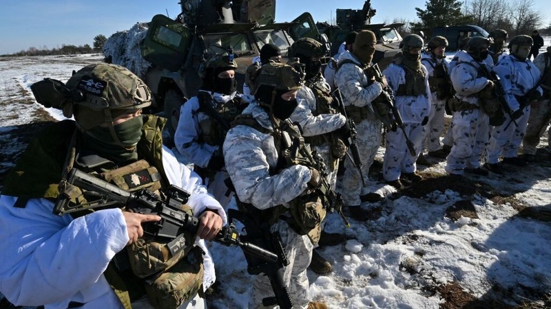 Ukrainian service personnel hold military exercises in the Zhytomyr region