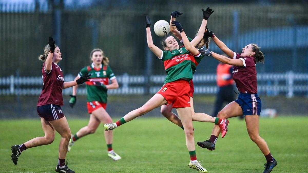 Síofra Ní Scanláin, imreoir peile na Gaillimhe.