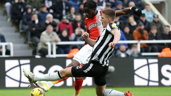 Elijah Adebayo scores Luton's fourth