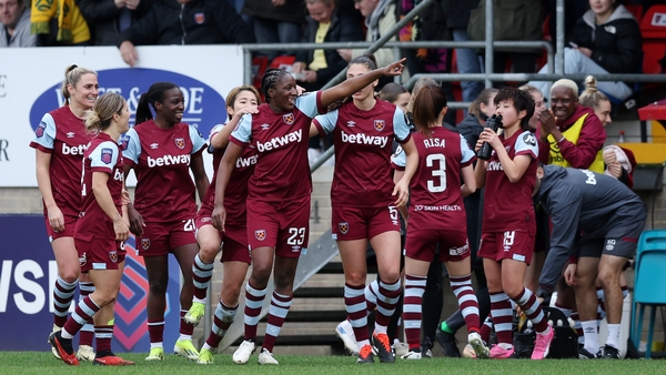 Hawa Cissoko of West Ham (c) celebrates her winner