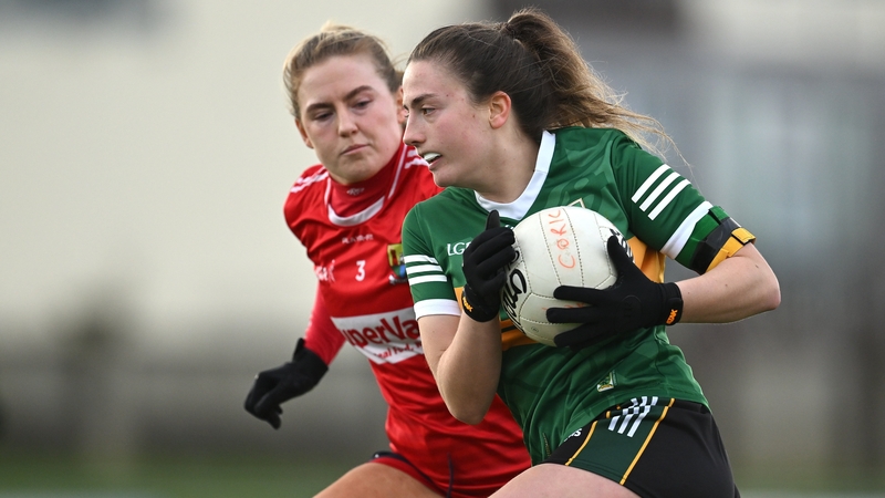 Hannah O'Donoghue of Kerry (R) in action against Cork's Libby Coppinger