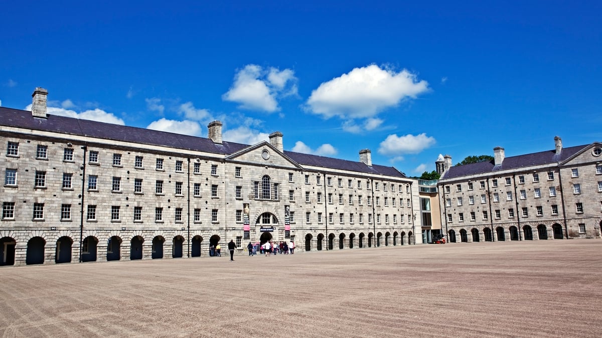 Controversial historical objects in museums