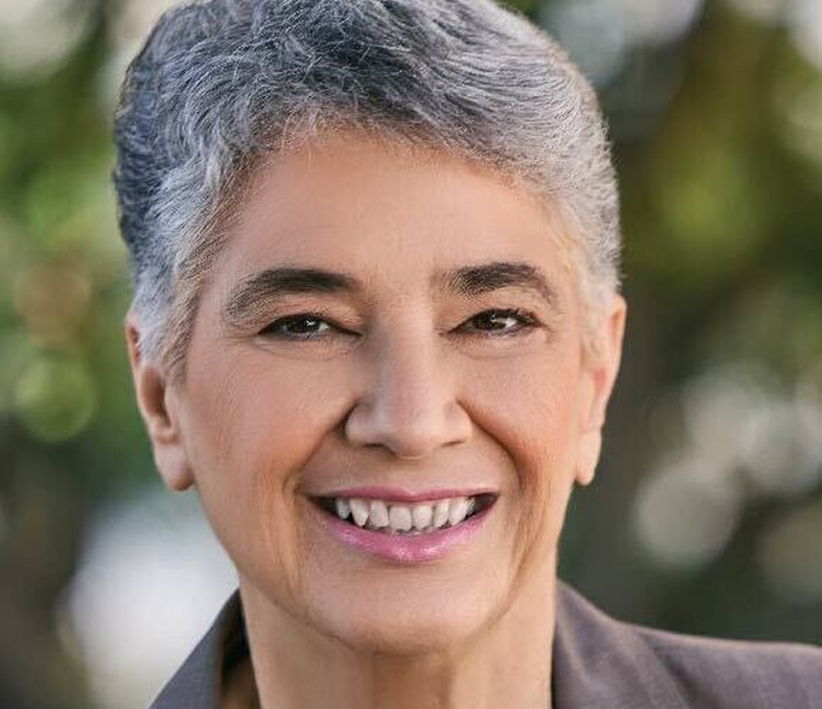 Dr Bella de Paulo