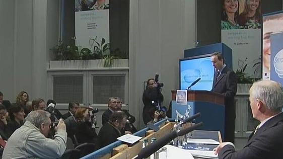 Minister for Health Micheál Martin at press conference (2004)