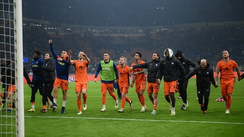 Inter players celebrates after beating Salernitana at Stadio Giuseppe Meazza