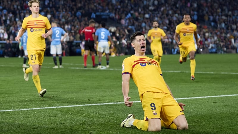 Robert Lewandowsk celebrates