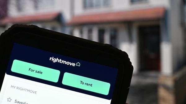 Rightmove said the average new seller asking price of £372,324 was only £570 off a record hit in May 2023