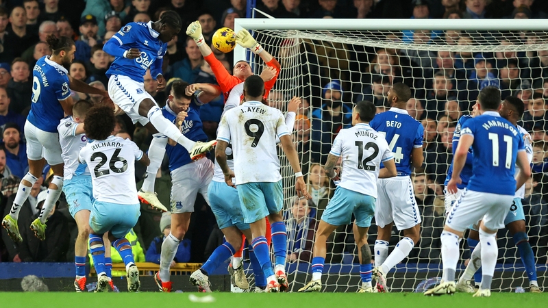 Amadou Onana of Everton scores