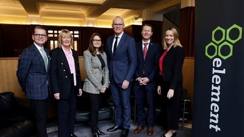 James S MacQueen, Chief Administrative Officer of Element, Eileen Sharpe, Global Head of Financial Services of IDA, Laura Dottori-Attanasio, CEO of Element, Minister Simon Coveney, Chris Gittens, EVP Leasing, Element and Bernadette Nulty, from IDA
