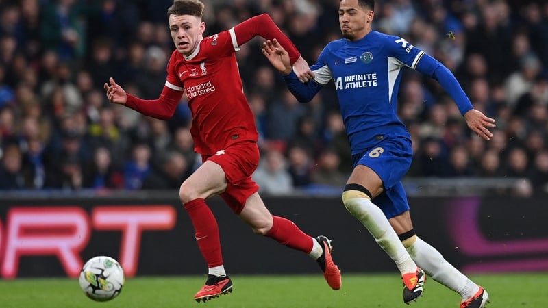 Conor Bradley outruns Levi Colwill in the Cup final
