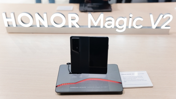 Chinese firm Honor has developed a new higher capacity battery technology which uses silicon-carbon for its new AI-infused flagship Magic 6 smartphone
