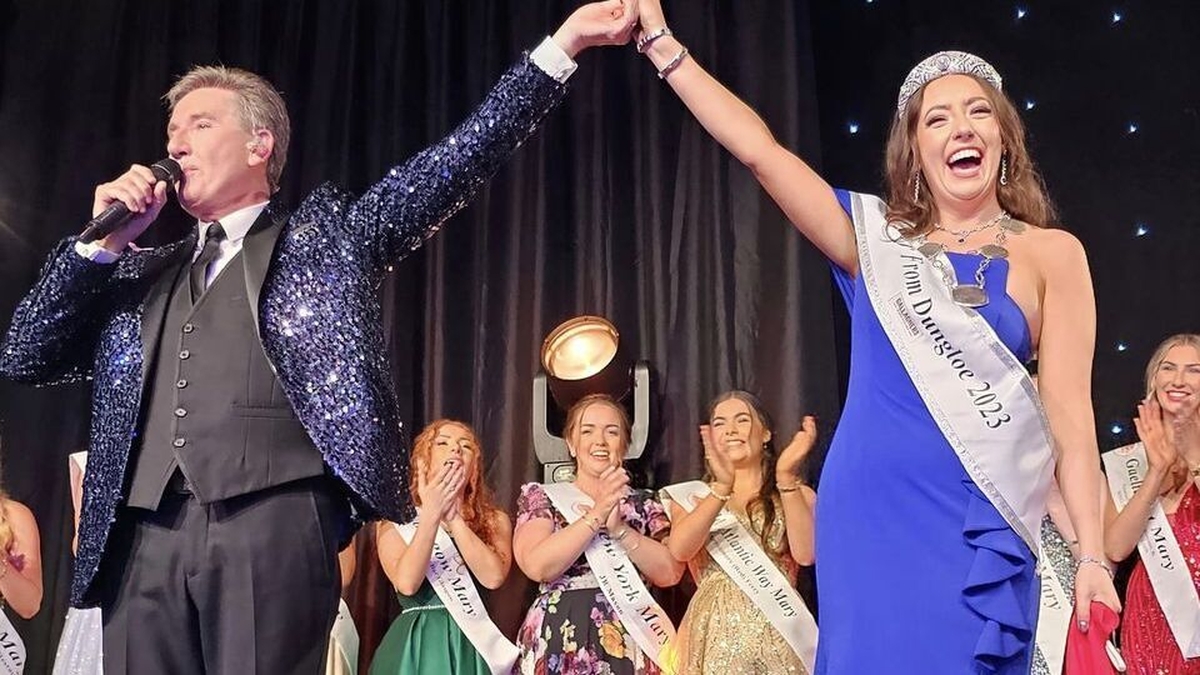 Máire Ní Chomhnaill, Coiste Mháire an Chlocháin Liath.