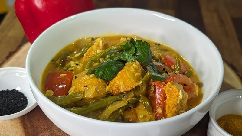 Lina's chicken curry with mustard and coconut